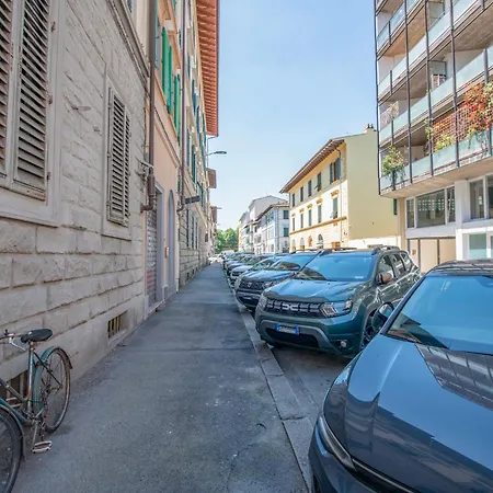 Giotto House Apartament *